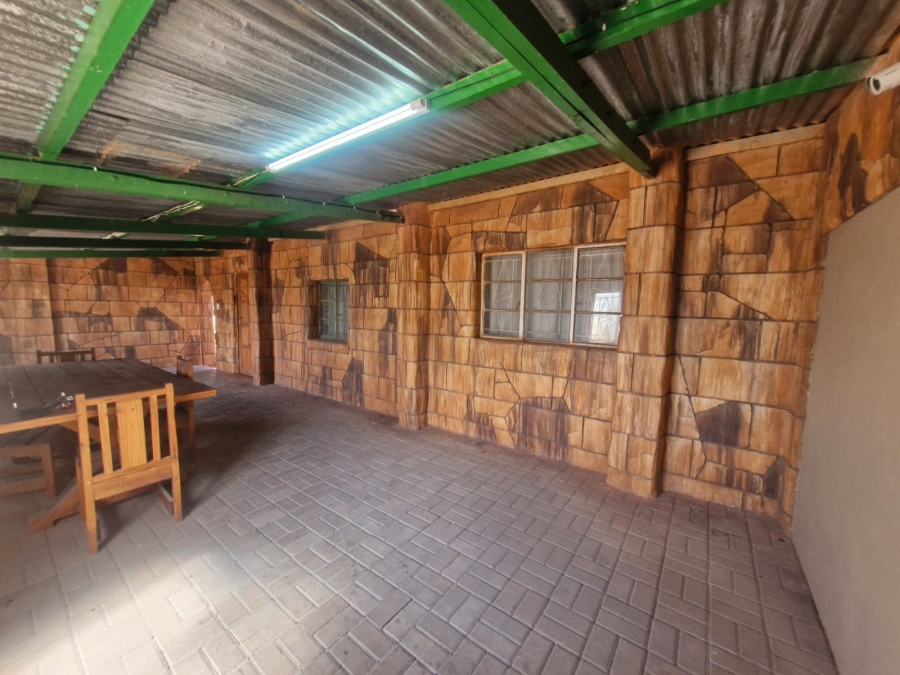 7 Bedroom Property for Sale in Kathu Northern Cape